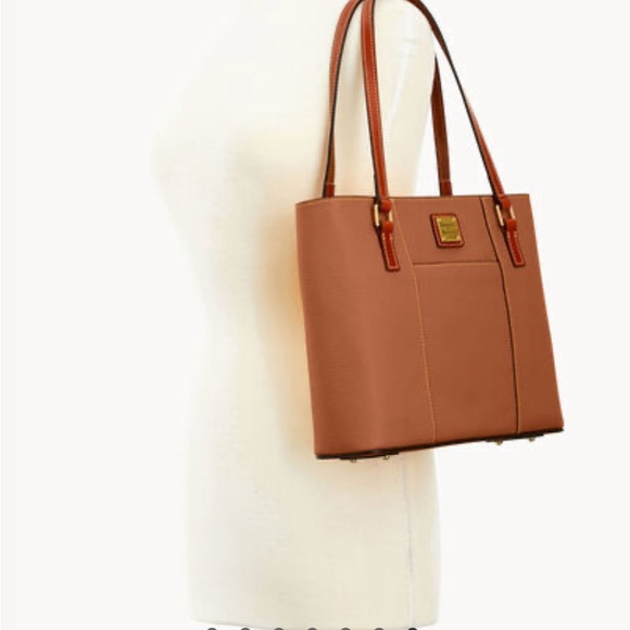 DOONEY & BOURKE ITALIAN LEATHER SHOULDER BAG💗🛍️⭐️🎀💌💗 - Picture 10 of 14